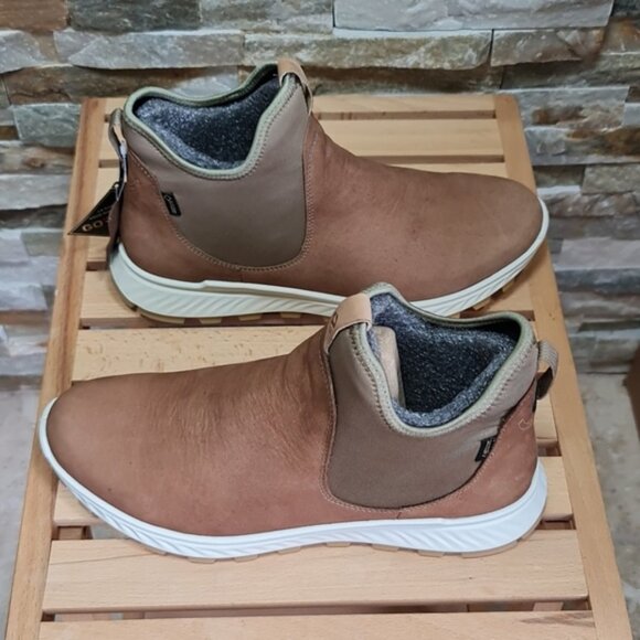 ECCO Women's Exostrike Gore-tex Ankle Chelsea Boot - Picture 8 of 10